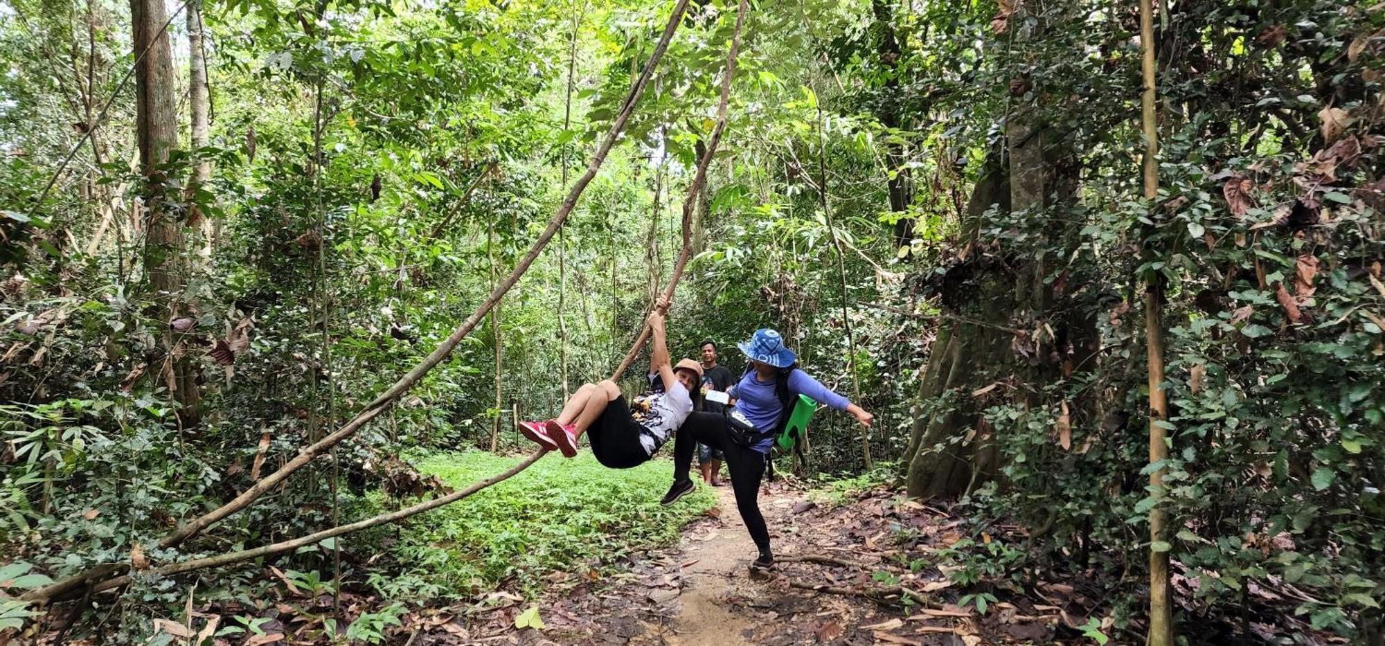 Khaosok Happy House Bed & Breakfast Khao Sok National Park ภายนอก รูปภาพ