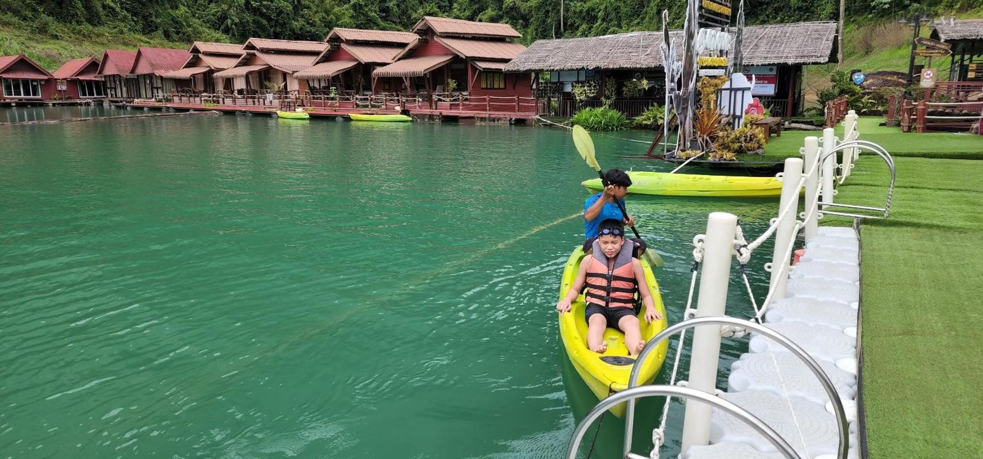 Khaosok Happy House Bed & Breakfast Khao Sok National Park ภายนอก รูปภาพ