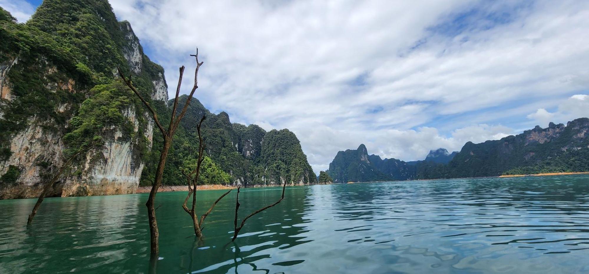 Khaosok Happy House Bed & Breakfast Khao Sok National Park ภายนอก รูปภาพ