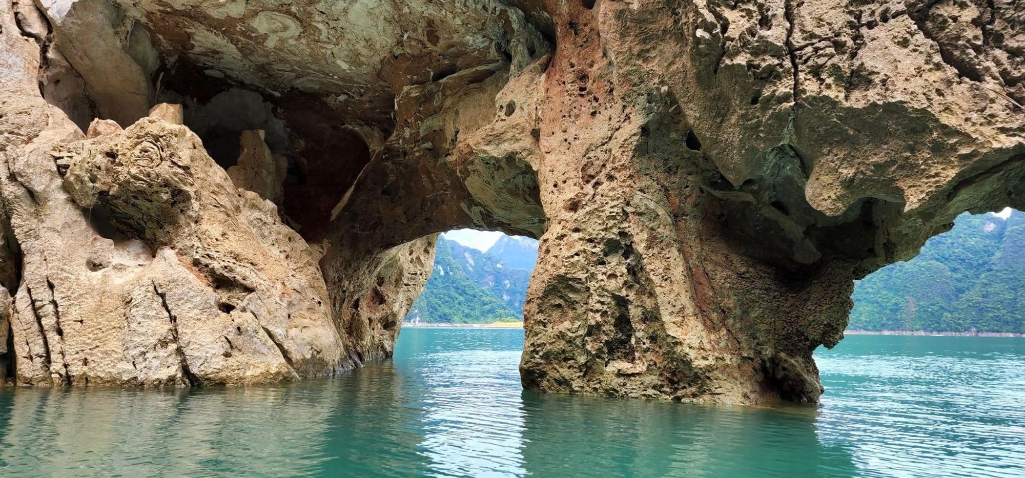 Khaosok Happy House Bed & Breakfast Khao Sok National Park ภายนอก รูปภาพ